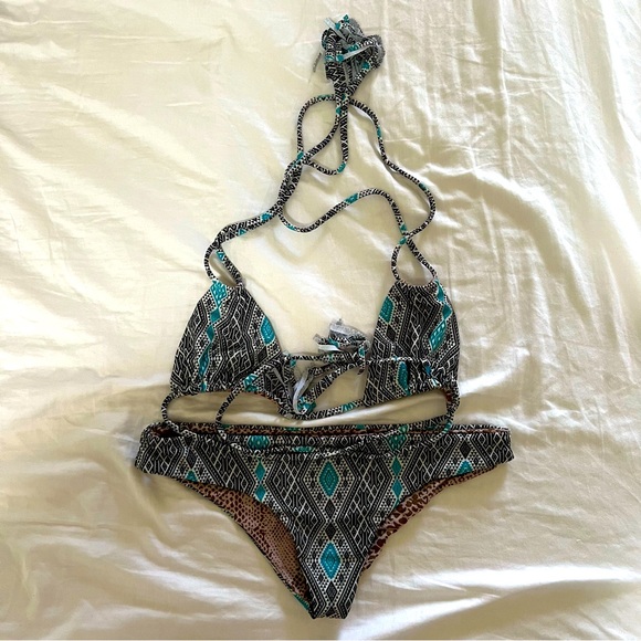 ACACIA SWIMWEAR - Picture 8 of 16